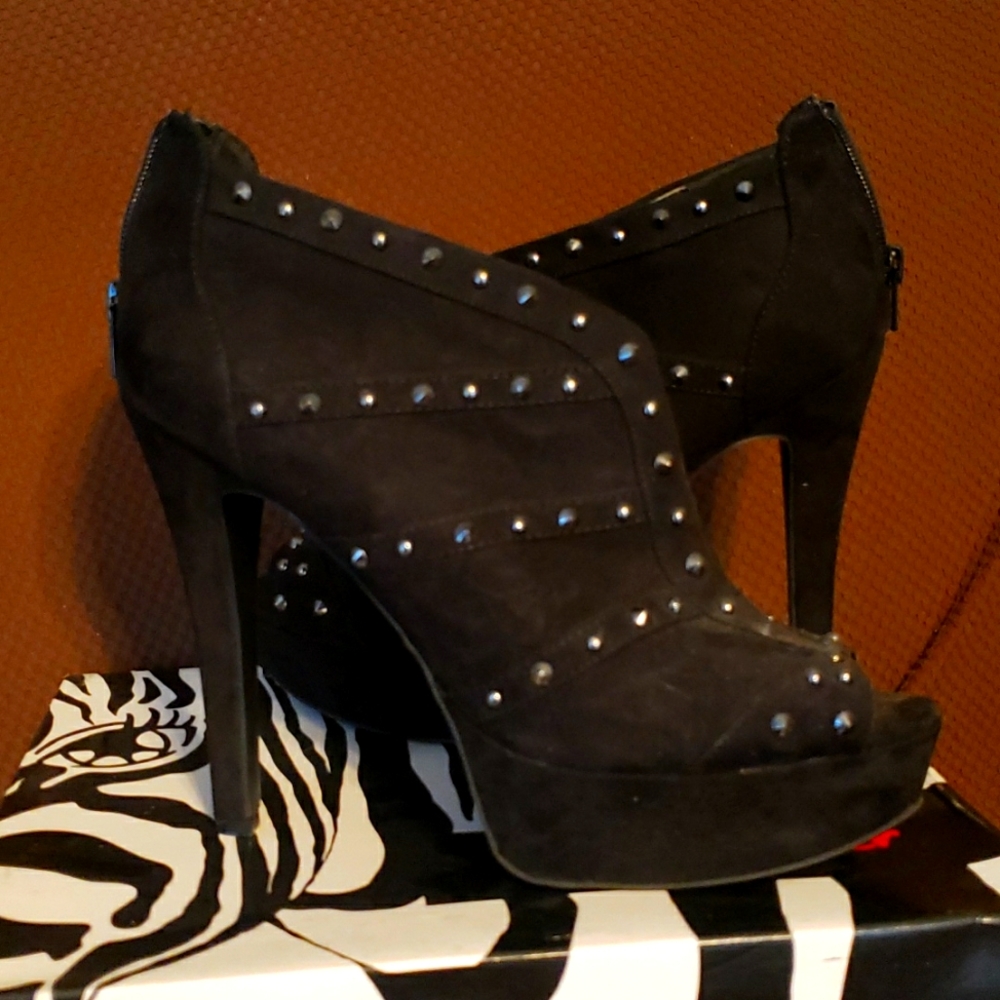 G by Guess high heeled booties